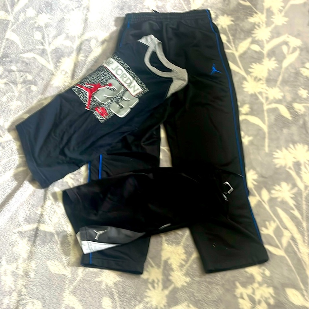 Nike Jordan Boys Sz S (8-10 yr) athletic tee, shorts & pants bundle- must have!!